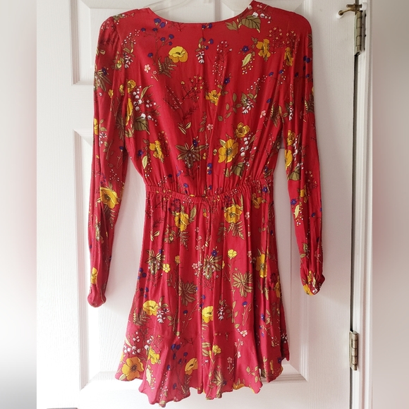 EXPRESS Ruffle Wrap Dress - Picture 4 of 10